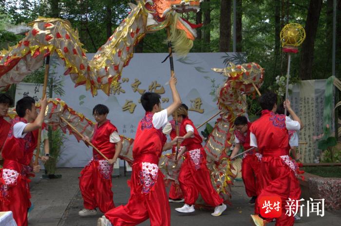 舞龙、情景剧、非遗体验……南京林业大学举办“寻‘粽’文化、与‘林’共进”端午主题活动