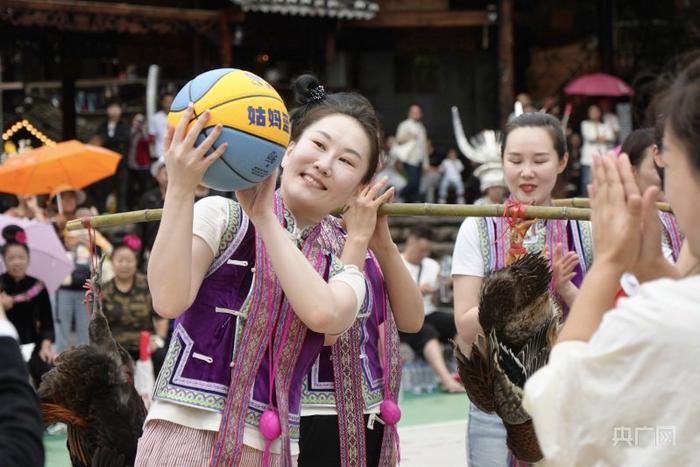 从呼伦贝尔到黔东南：以篮球为名赴一场文化邀约