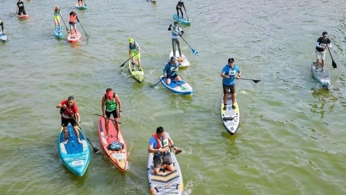 挥“桨”竞速 端午假期宝山美兰湖开启运动模式