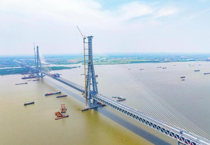 常泰长江大桥建设作业现场