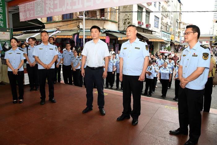 广西来宾市市场监管局召开农贸市场“提档升星”暨基层所“两化”建设现场会