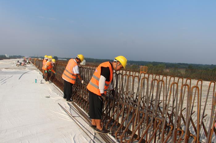 鼓足干劲 比学赶超  新开黄河大桥项目各项建设工作提质增效