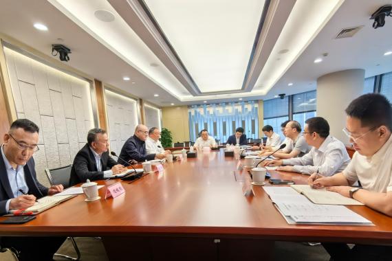 徐鹏程与上海久事集团党委书记、董事长过剑飞举行会谈
