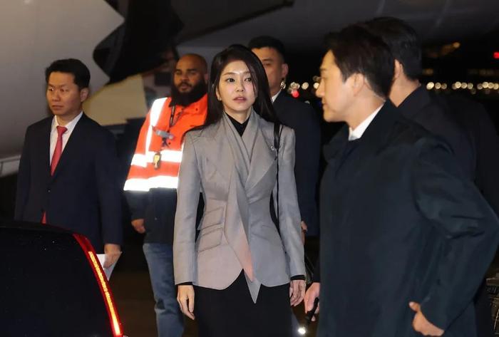 韩国反腐机构调查结论出炉，第一夫人收名牌包无违法行为
