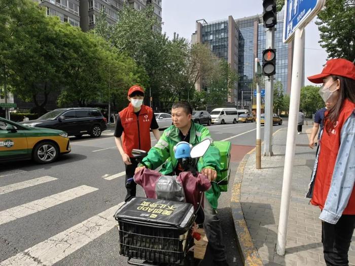 缤纷夏日的国药股份志愿色彩