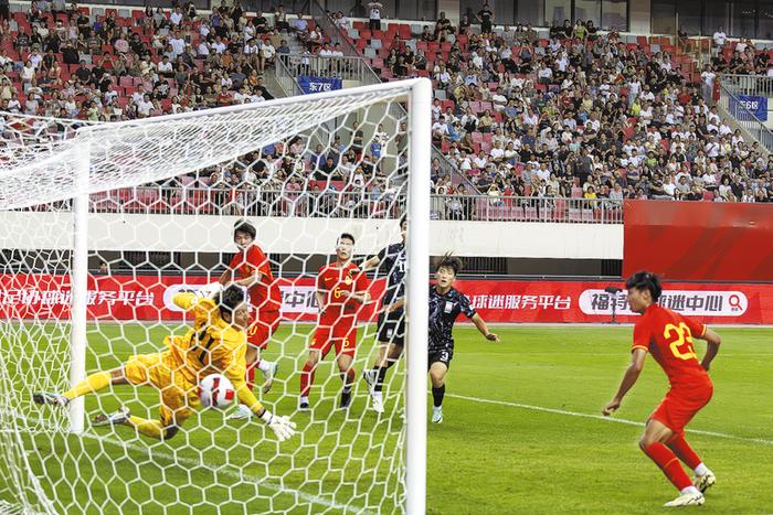 刘诚宇梅开二度中国U-19男足力克韩国夺冠