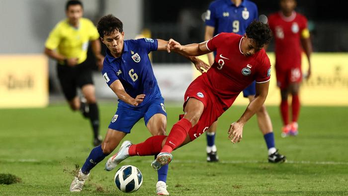 泰国3比1战胜新加坡 中国男足凭净胜球优势出线