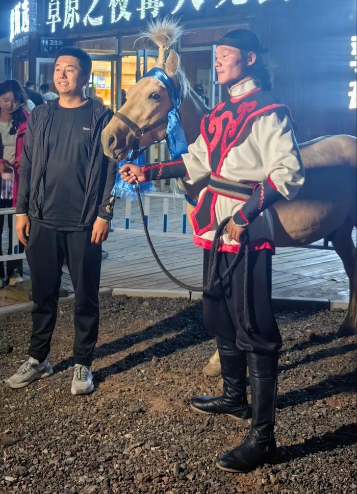 游客内蒙古旅游抽中价值2万的蒙古马，景区：会送到家