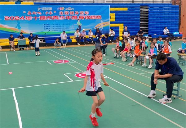 十堰经开区实验小学在“奔跑吧·少年”2024年十堰市青少年跳绳锦标赛中喜获佳绩