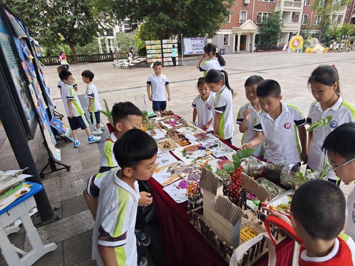 龙马高中学士山学校开展首届科技节活动