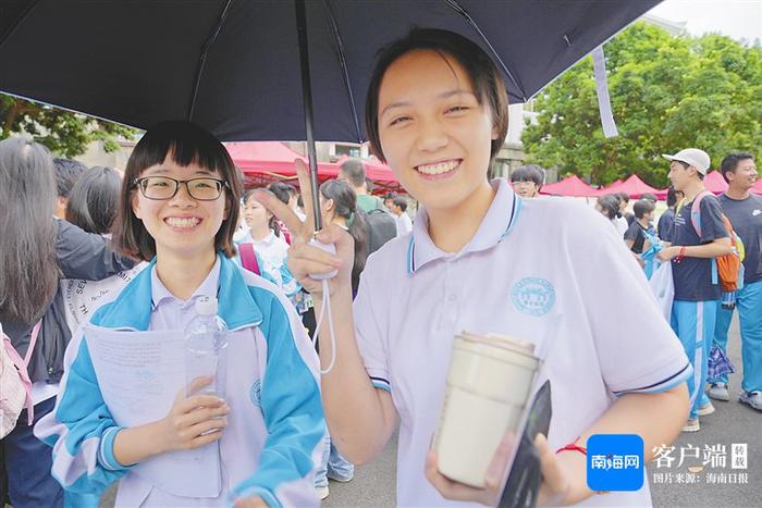 你好，十八岁！海南多所学校举办高三学生成人礼