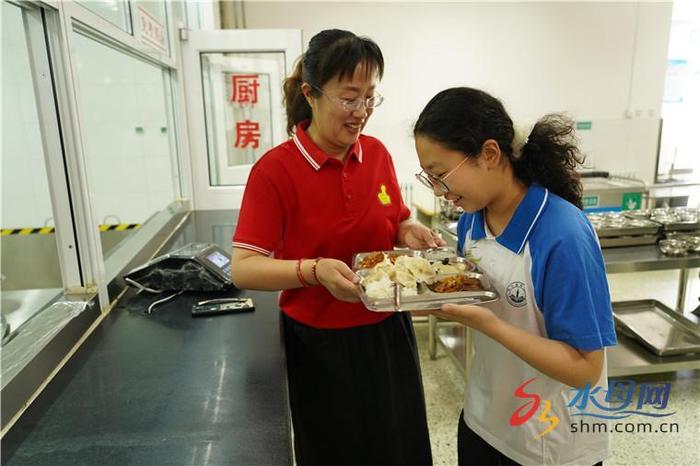 烟台港城中学开展初四年级考前教育与温情鼓励活动