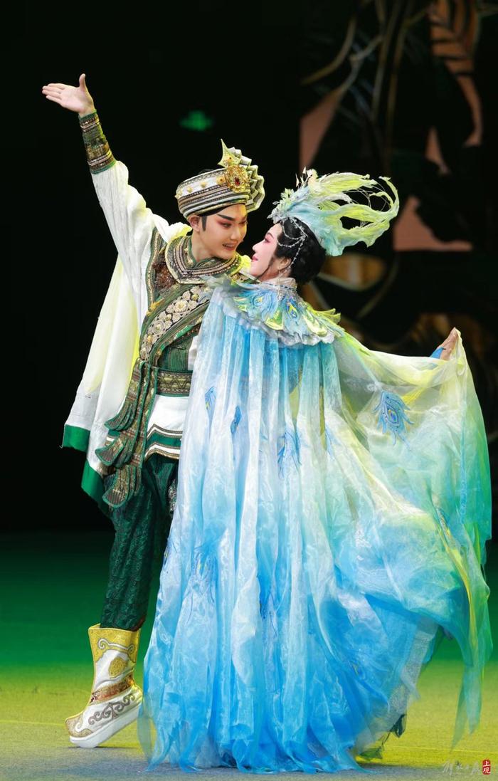 花灯剧《孔雀公主2024》在沪献演，让上海观众体验“有一种生活叫云南”