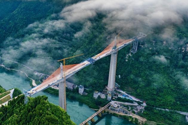 【重庆】亚洲第一高墩矮塔斜拉桥磨寨乌江特大桥合龙