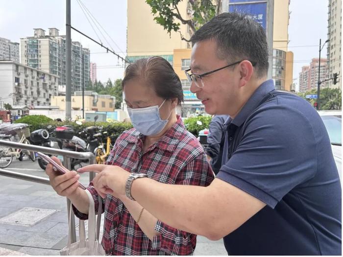 东吴期货走进黄浦区半淞园路街道开展投教宣传活动