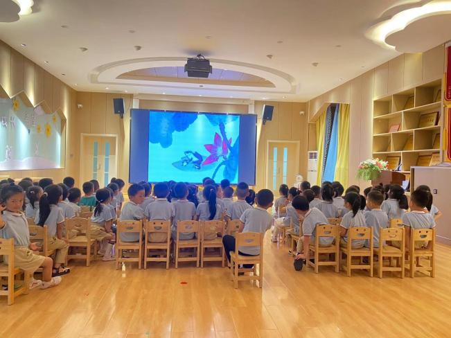 灞桥区洪庆街道中心幼儿园成长月系列活动之“童年新影像”观影活动