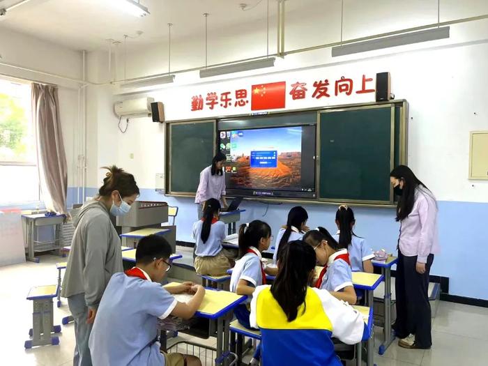 西咸新区沣东第五小学在西咸新区第二届“中华经典诵写讲”诗词大会中喜获佳绩