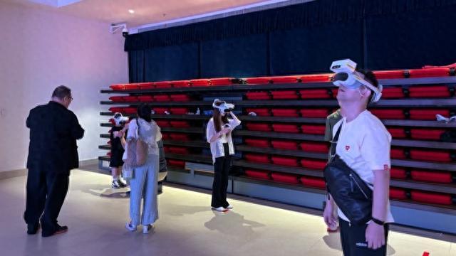 在上海历史最悠久的京剧演出剧场，走入元宇宙，学习“梅兰芳五十三式指法”
