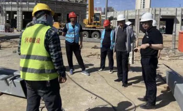 巴彦淖尔市开展建筑施工项目联合巡查