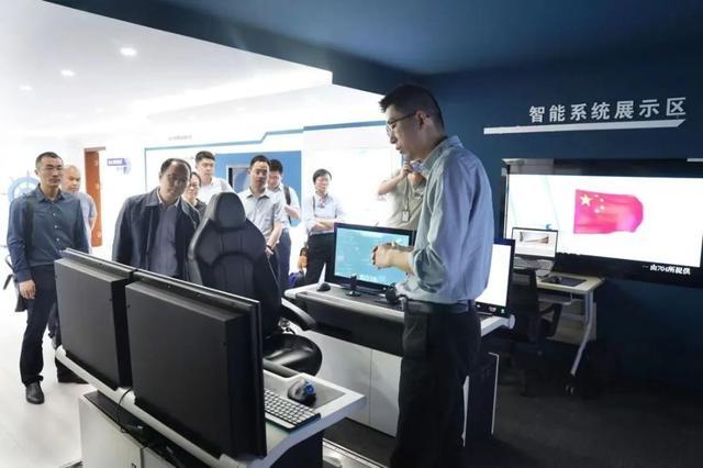 中国首次消防拖轮无人化智能远程遥控测试圆满成功