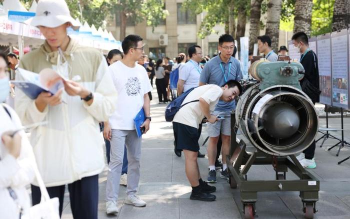 北京航空航天大学今年新增四个本博贯通试验班，施行八年制培养