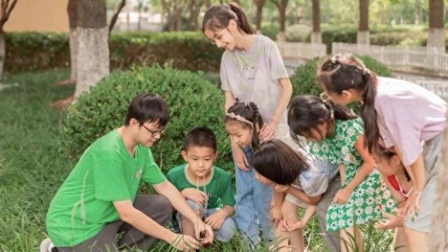 上海市小学生爱心暑托班来了，690个点位今天公布，下周一开始报名