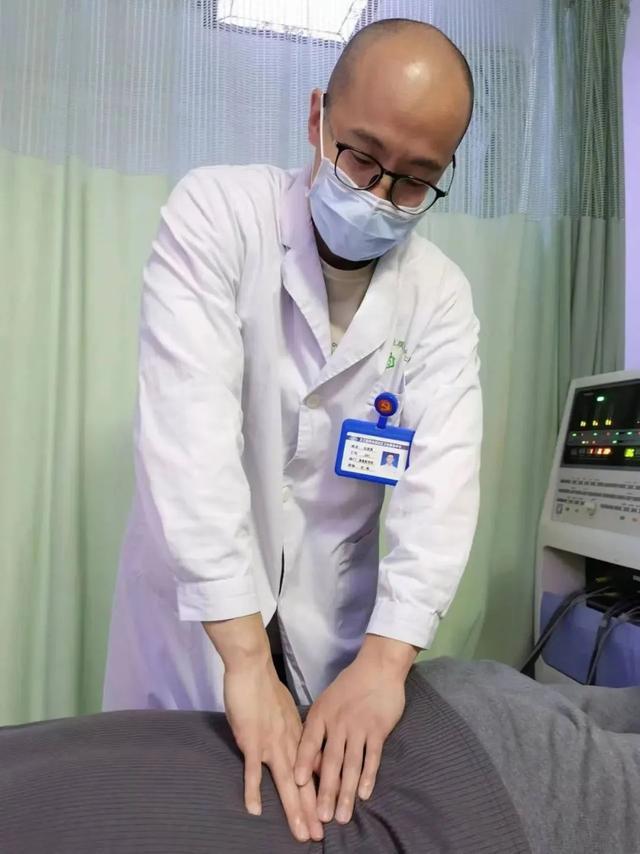 方寸之间尽显非遗魅力——小医院解决骨伤大问题丨上海市中医特色专病专科（社区）专栏