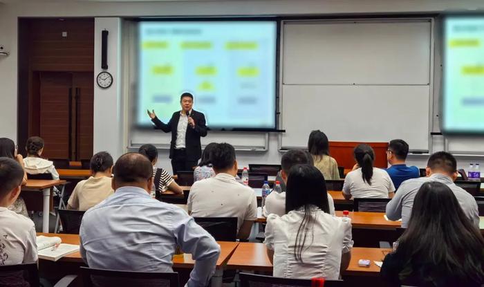 中国科大管理学院携手安永“科创+”，探讨“税务筹划新纪元，应对挑战把握机会”