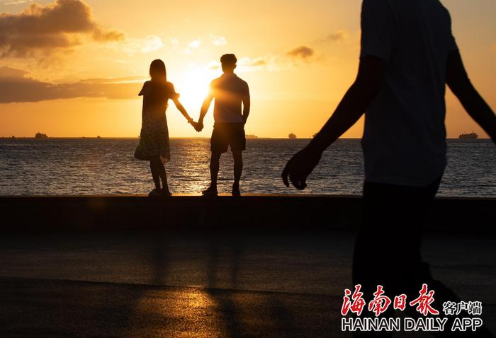 自贸港影像志⑰｜仲夏霞光醉海南-新闻中心