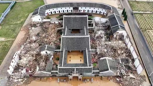 开场就是“暴力梅”，上海今夜至明天或有大到暴雨！南方山洪、暴雨预警连发，“客家第一宗祠”大面积坍塌→