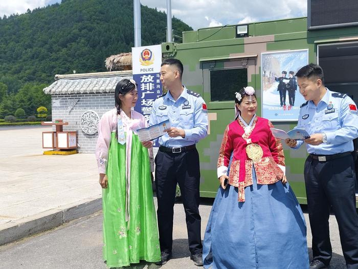 景中有警：“边境警务服务站”护航最美国道G331