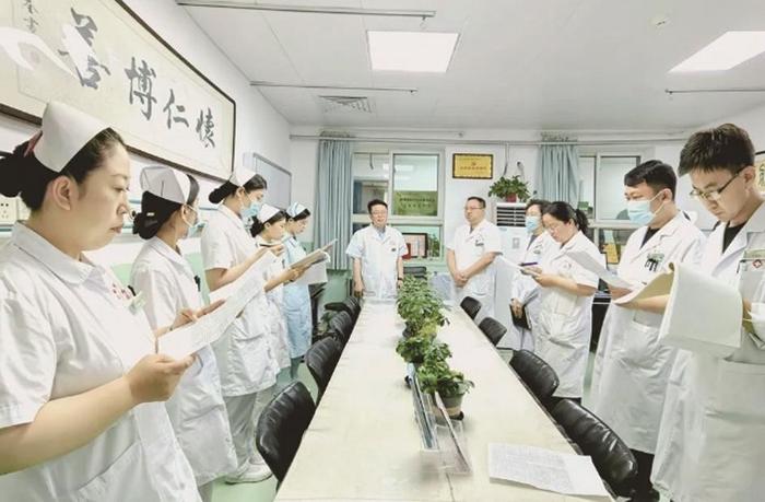 邯郸市第二医院新任领导深入科室走访调研