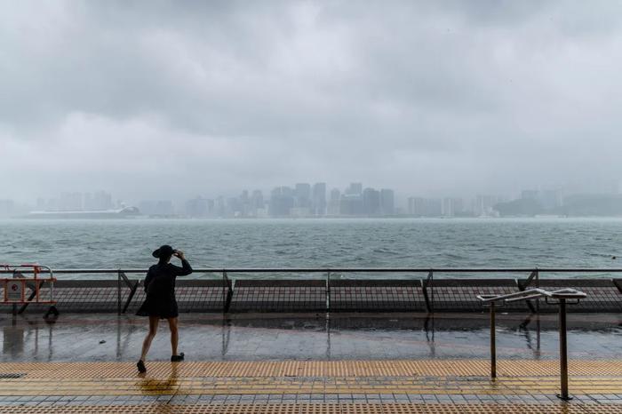 9月23日起，打台风港股不停市丨香港一日