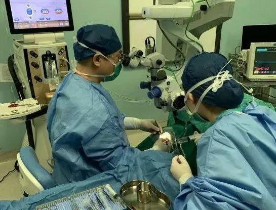 上海首例！同仁医院实施这项技术成功为患者复位了脱离的视网膜