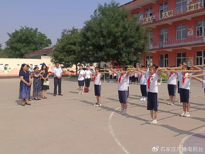 石家庄市刘惠萍名校长工作室走进深泽县故城村小学开展调研活动