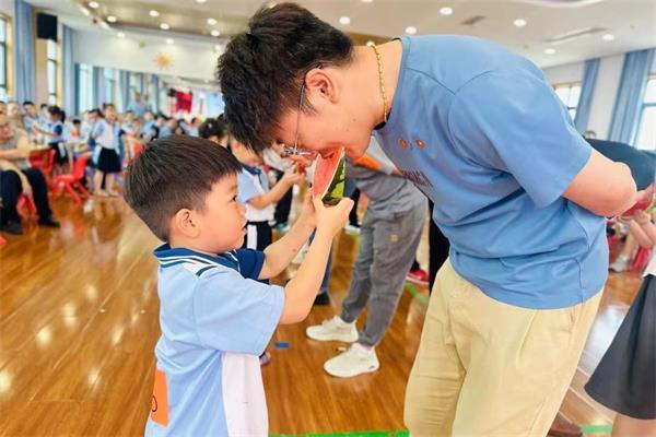 十堰市苗苗幼儿园：开展父亲节主题活动