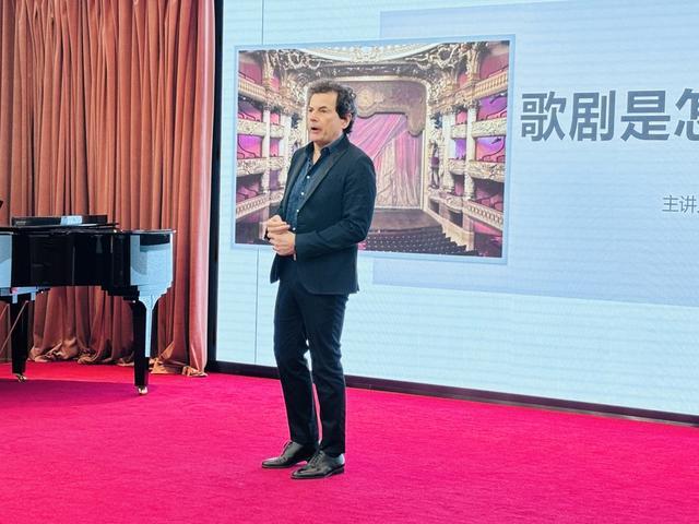 许忠：让歌剧成为上海的一张文化名片
