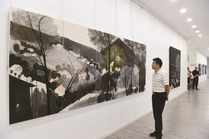 “在匡庐·两个人的风景”作品展展出