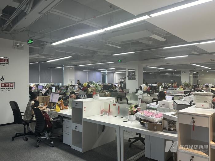 与大疆竞争的“智云”辟谣公司倒闭  记者实探：系深圳基地部分员工停工