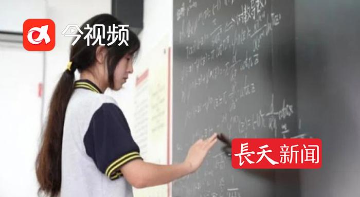 长天新闻|从“不配”到全球第12名，姜萍数学水平达到什么程度？