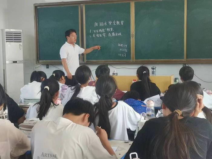 方城县独树镇扳井小学：珍爱生命，预防溺水