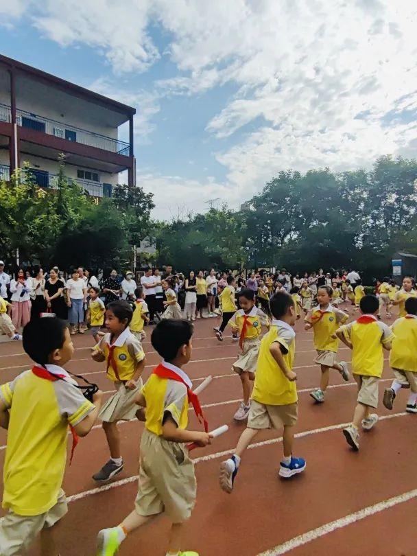 西安经开十三小开展第二届教学节暨家校开放日活动