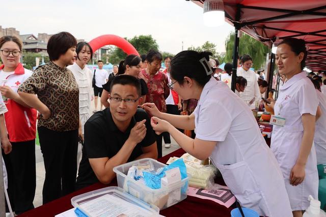 关爱新就业形态劳动者！滕州市总工会首场免费移动体检活动正在进行