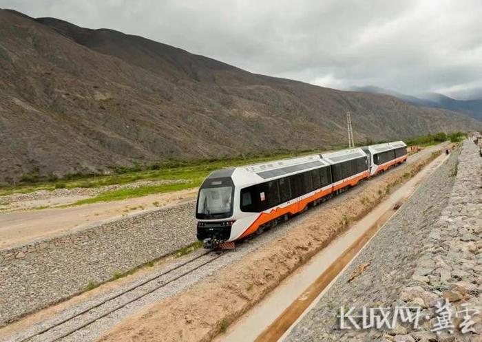 首次登陆南美！中车唐山公司新能源轻轨列车在阿根廷投入商业运营