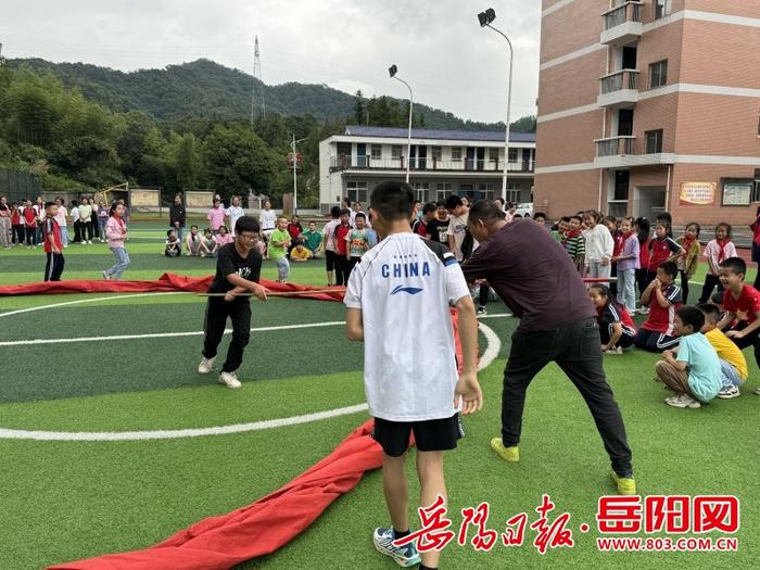 平江县瓮江镇塔兴小学：“体验式”防溺水教育 筑牢生命“防护墙”