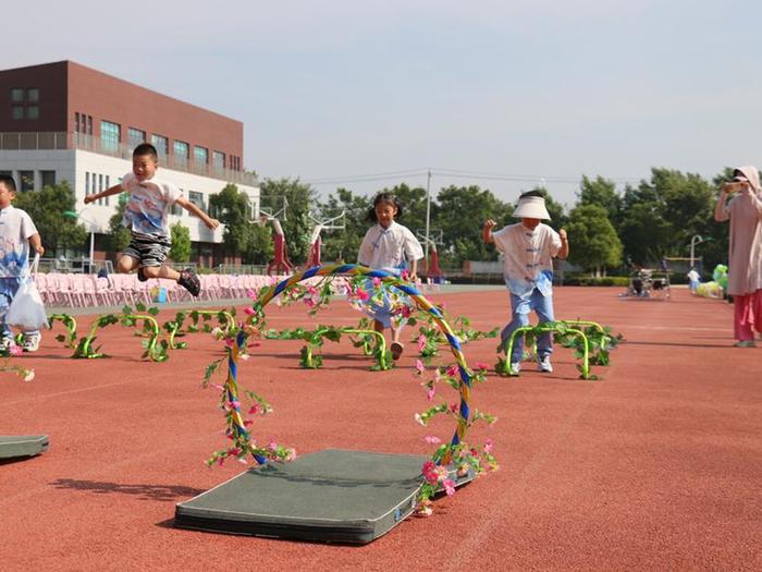 五育并举百花开，多彩童年向未来——记合肥一六八新桥学校一年级第二学期“奇幻森林大冒险”夏日游园会