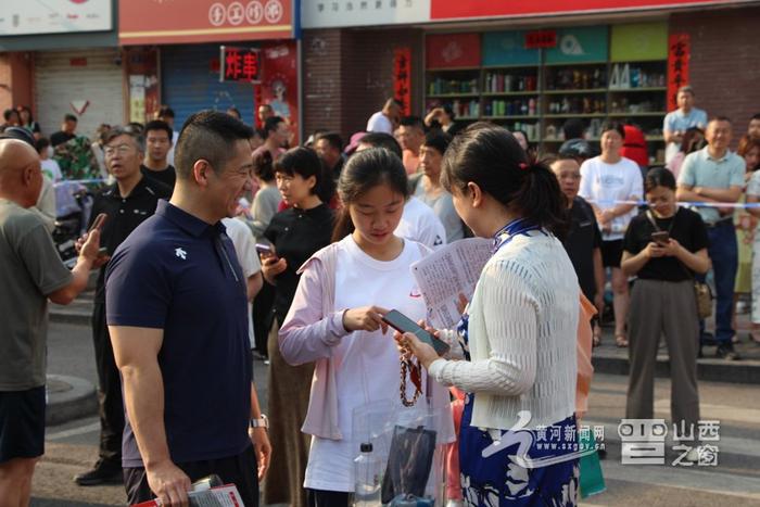 直击山西中考现场 丨 扬帆起航，乘风破浪（图）