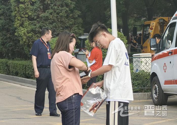 直击山西中考现场 丨 扬帆起航，乘风破浪（图）