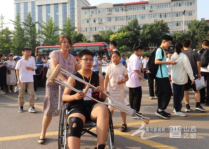 直击山西中考现场 丨 扬帆起航，乘风破浪（图）