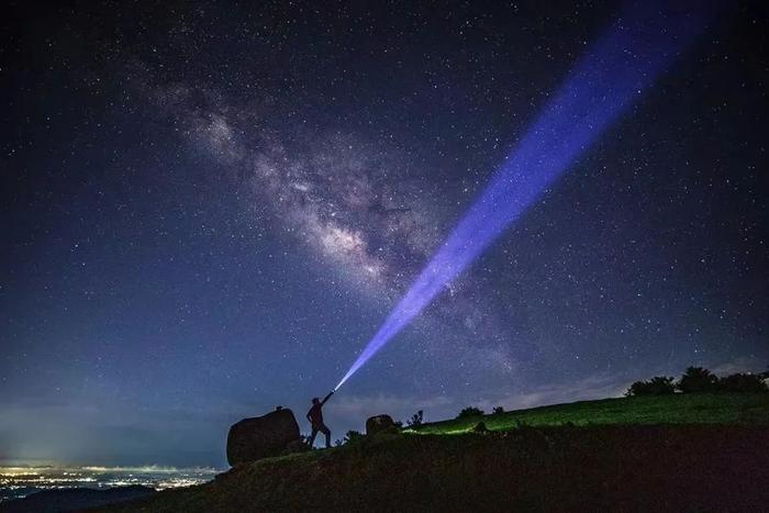 极致浪漫！到有新兴的地方看星星